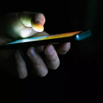 Un preot a primit un mesaj sexy de la un necunoscut. Răspunsul lui a devenit viral pe internet