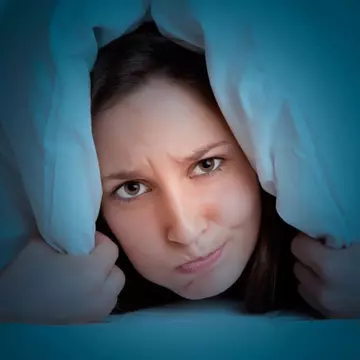 9 alimente care îți produc insomnie