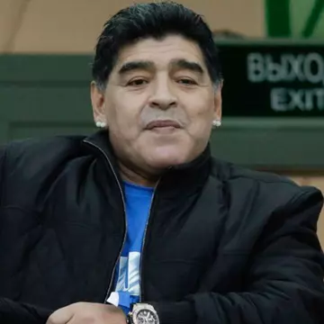 Diego Maradona, dus de urgență la spital