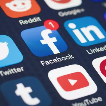 De vorbă cu psihologul, despre cazurile sociale de pe internet: "Ne activează emoțional poveștile care implică sentimentul de neputință al celorlalți"