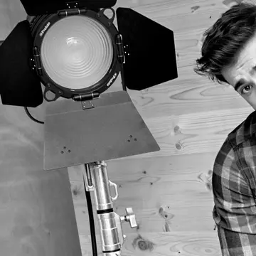 Adevăr sau provocare cu Liviu Teodorescu