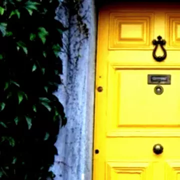 Ușa Galbenă, primul centru din Cluj dedicat supraviețuitoarelor agresiunilor sexuale