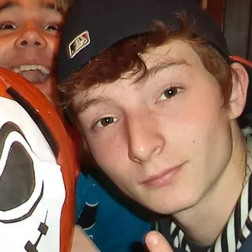 Un adolescent împușcat în cap și-a revenit, în urma unei rugăciuni a preotului