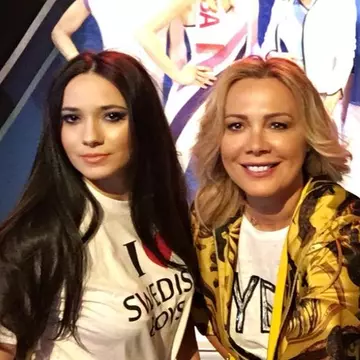 Ce părere are Julie, fiica Danei Săvuică, despre divorțul părinților săi