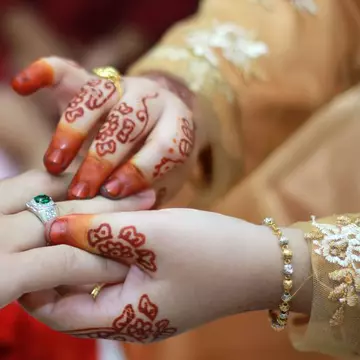 O fetiță de 11 ani s-a căsătorit cu un bărbat de 41 ani în secret