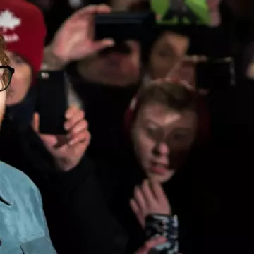 Ed Sheeran vrea să amplaseze grilaje în jurul casei pentru a ține departe oamenii străzii