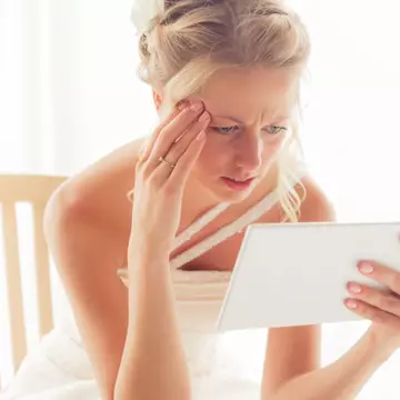 O tânără și-a părăsit logodnicul la altar după ce a aflat că avea o familie secretă