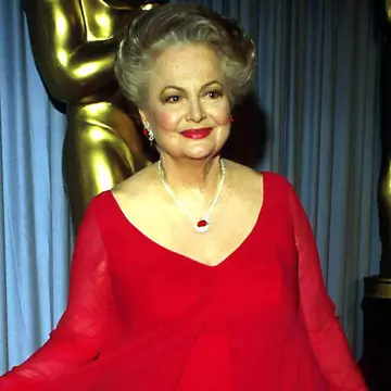 Olivia de Havilland, ultimul membru în viață al producției „Pe Aripile Vântului”, a împlinit 102 ani