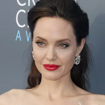 Angelina Jolie face divorțul atât de ostil încât avocata sa a demisionat