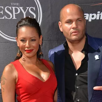 Fostă Spice Girls, nevoită să plătească 300 mii euro fostului soț