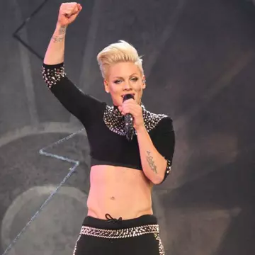 Pink și-a întrerupt concertul pentru o adolescentă. Momentul este emoționant VIDEO