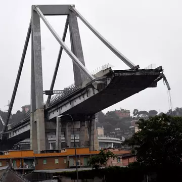 Doi români, printre persoanele decedate la Genova după ce s-a prăbușit podul Morandi