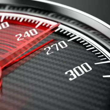 Un turist a primit amenzi pentru viteză de 48.000 dolari, în doar patru ore