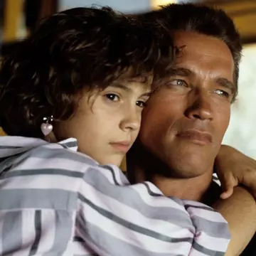 Cum arată acum fetița lui Arnold Schwarzenegger din filmul "Commando"