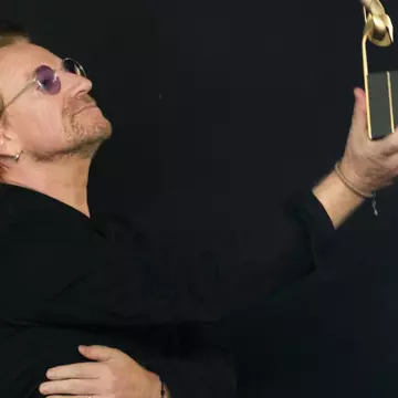 Bono de la U2 și-a pierdut complet vocea în timpul unui concert. Care este starea lui