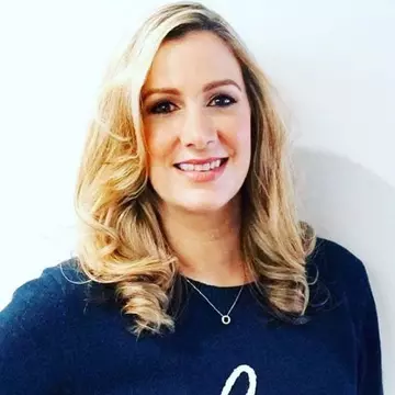 Prezentatoarea BBC răpusă de cancer i-a lăsat mai multe cadouri fiului ei. Mesajul ei este răvășitor