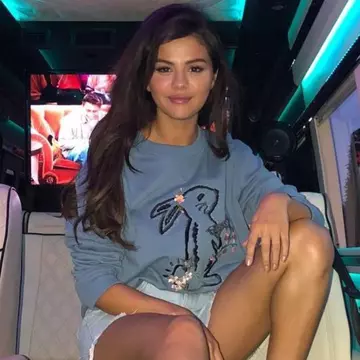 Și-a făcut Selena Gomez mărire de sâni? Fotografia care a înnebunit internetul
