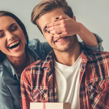4 idei de cadouri practice pe care orice bărbat le apreciază