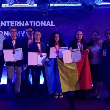 Elevul din Suceava care a făcut chetă pentru a ajunge la o olimpiadă internațională, medaliat cu aur la Astronomie în Sri Lanka