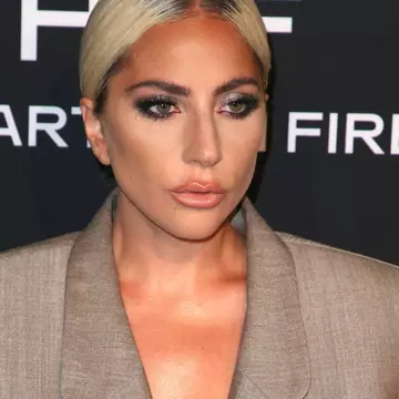 Lady Gaga s-a logodit. Cine este viitorul său soț