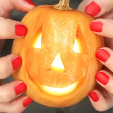 Manichiură de Halloween 2018. 5 idei pe care merită să le încerci