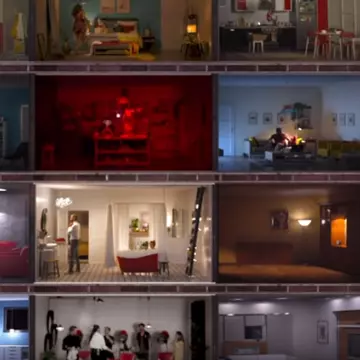Vodafone România lansează campania neconvențională de brand „Trăiește frumos înainte de toate"