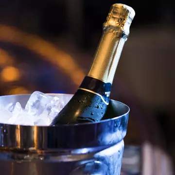 169 de sticle de șampanie consumate și un bacșiș de aproape 200.000 de dolari! Cât a fost nota de plată a unor sportivi care au petrecut fericiți