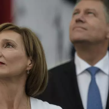 Carmen Iohannis a împlinit 58 de ani! Prima Doamnă a României, un exemplu de eleganță și discreție