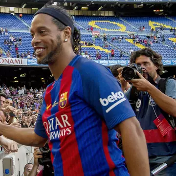 Ronaldinho are probleme cu justiția! Mașinile și o operă de artă i-au fost confisate, după ce autoritățile i-au găsit doar 6 dolari în cont
