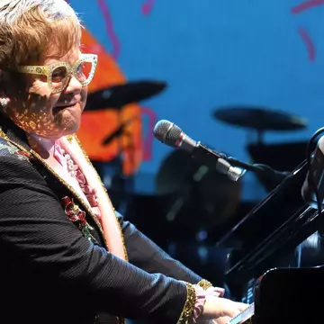 Elton John și-a anulat două concerte din cauza unei probleme de sănătate