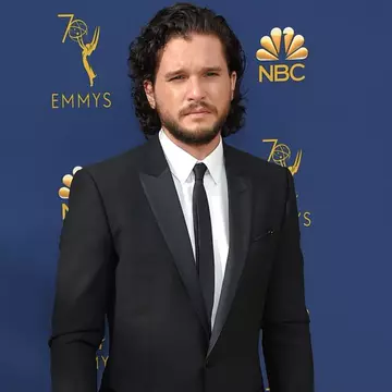 Kit Harington este acuzat de infidelitate