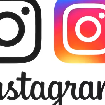 Am întrebat vedetele de ce să-i urmărească oamenii pe Instagram