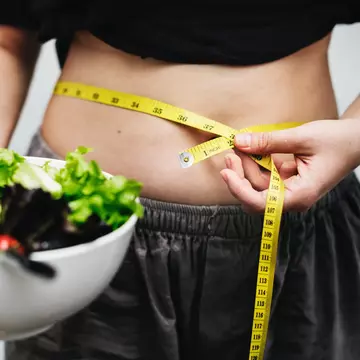 Câte calorii ai voie să consumi pe zi?