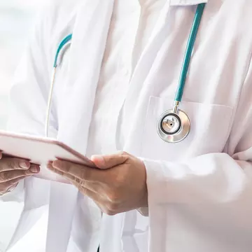 Alimentul pe care un doctor de 94 de ani îl consumă zilnic pentru a evita răceala