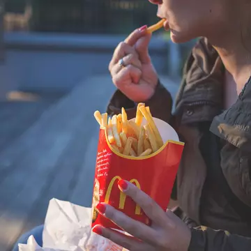Comfort food. Ce înseamnă “foamea emoțională”