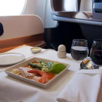 Ce trebuie să mănânci înainte, în timpul şi după un zbor