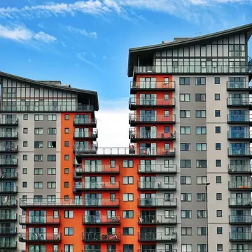(P) De ce să stai cu chirie, în loc să-ți cumperi apartament? Vezi TOP 5 motive!