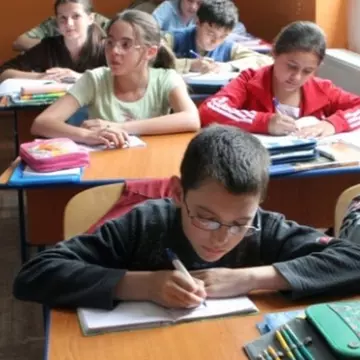 Școlile din România vor fi închise vineri din cauza gripei