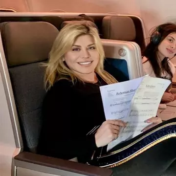Loredana, vacanță în Dubai alături de fiica sa, Elena. FOTO