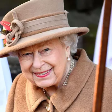 Regina Elisabeta a II-a celebrează cea de a 67-a aniversare a ascensiunii la tronul britanic