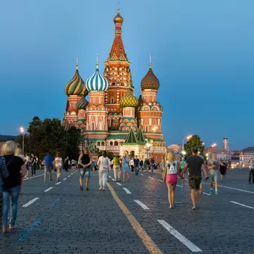 (P) Descoperă Rusia, în lumina caldă a Nopților Albe
