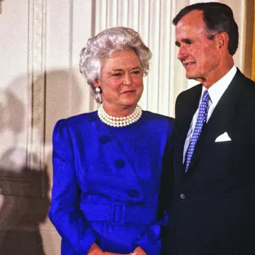 Soția lui George Bush a vrut să se sinucidă după ce a aflat de aventura fostului președinte