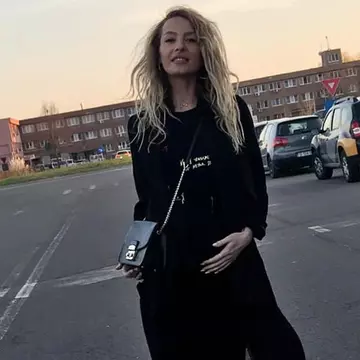 Flavia Mihășan a făcut afacere cu lucrurile viitorului bebeluș. A primit totul gratis