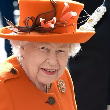 Regina Elisabeta a Marii Britanii, prima postare pe Instagram