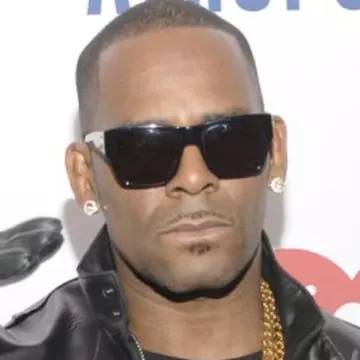 Prima reacție a lui R. Kelly, acuzat de abuzuri sexuale. Starul R&B, în lacrimi. VIDEO