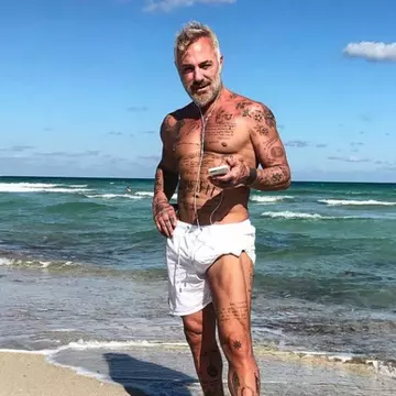 Cum arată iubita milionarului Gianluca Vacchi, cu 27 de ani mai tânără. GALERIE FOTO