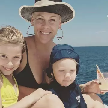 Pink, șocată de niște comentarii de pe Instagram, despre băiețelul ei de 2 ani