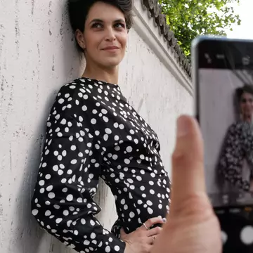 Andreea Remețan și stilul ei vestimentar unic și supercool – Making Of Unica de iunie 2019