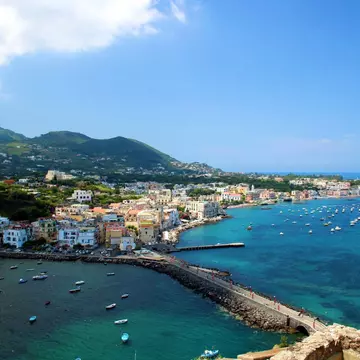 (P) Noutate turistică de la AeroVacanțe. Insula Ischia, vedeta anului 2019