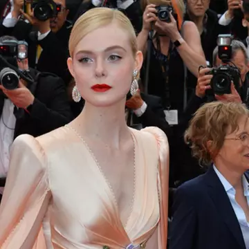 Elle Fanning a leșinat în timpul unei petreceri, la Cannes